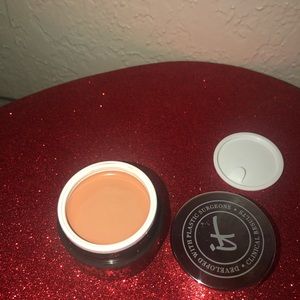 It Cosmetics NWT BYE BYE under eye Concealing POT